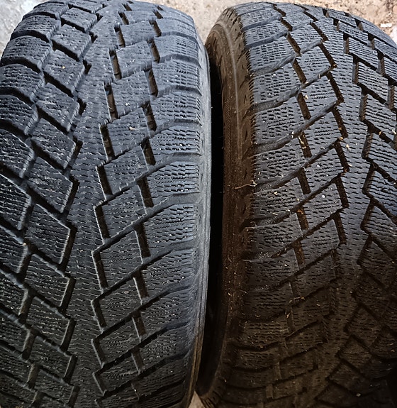 Kitkarenkaat 215/55/16