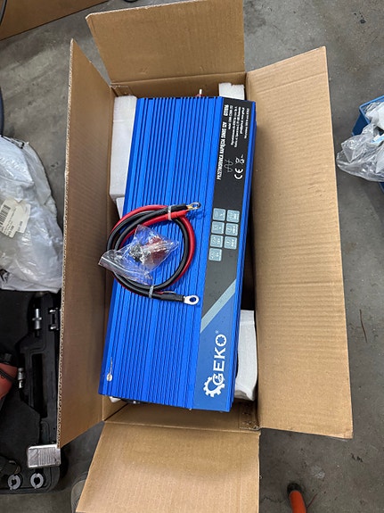 12V invertteri 4000/2000W