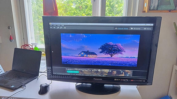 Panasonic TX-L32X10Y 32" LCD-televisio
