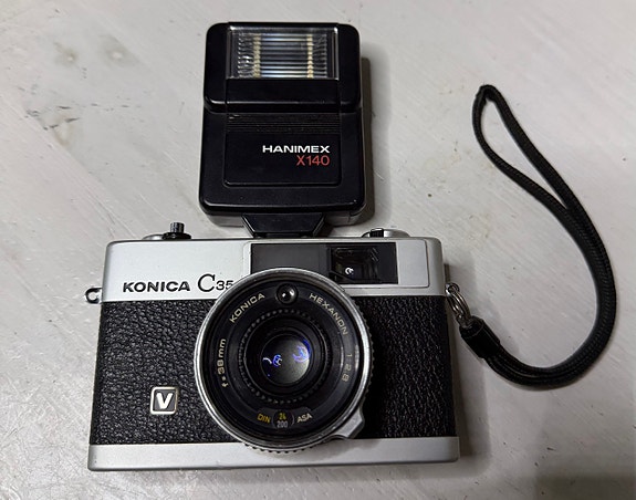 Konica C35 filmikamera