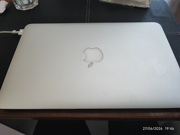Apple Macbook Air 2013 Mid kannettava