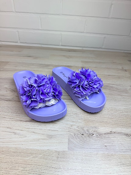 Violetit sandaalit