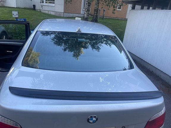 BMW takaluukun spoileri E60/E61