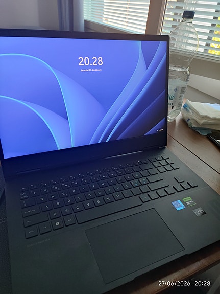 HP Omen I7-13HX/16/512/4070 pelikannettava