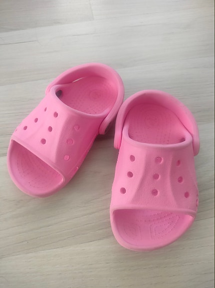 CROCS C6/7 🩷