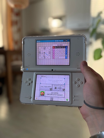 Nintendo DSi XL (LL) natural white