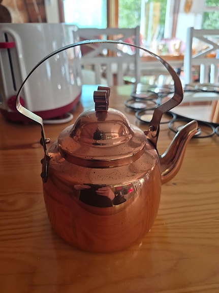 Pieni kuparinen kahvipannu