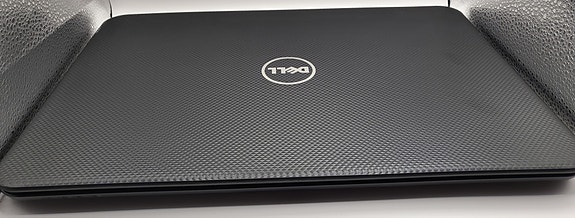 Dell kannettava tietokone Intel Pentium, musta.