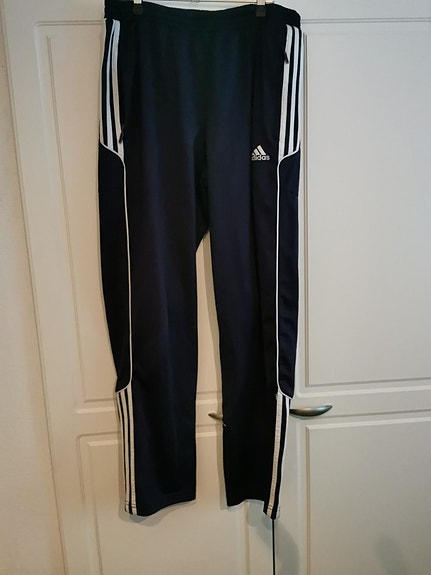 Adidas verkkarit