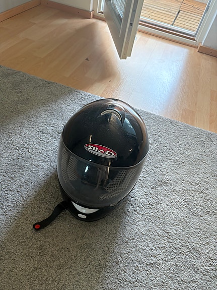 Shad musta umpikypärä
