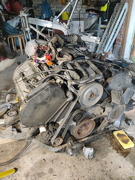 2.8L V6 AQD Moottori