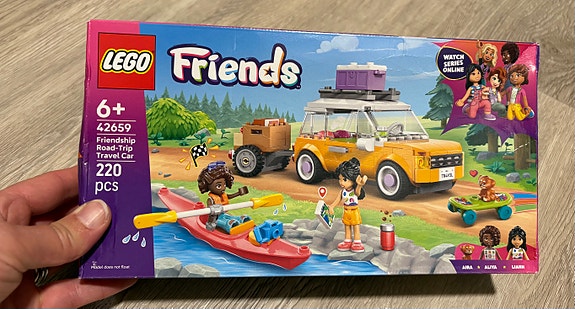 LEGO Friends Ystävysten matka-auto