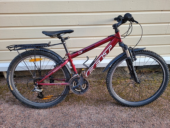 Felt Q150 13,5" maastopyörä
