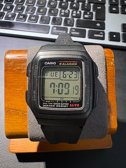 Casio F-201WA digitaalinen rannekello