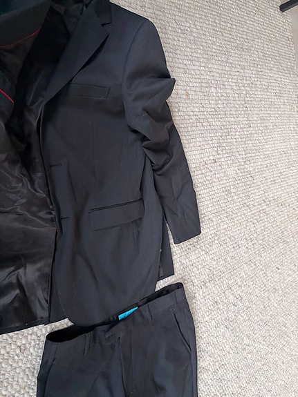 Nuoren/miehen slim fit puku