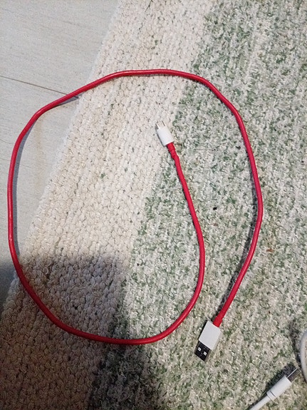 2x OnePlus USB-latauskaapeli punainen