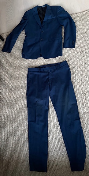Poikien/miesten dressman puku