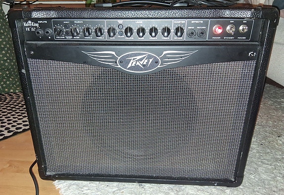 Hyväkuntoinen Peavey Valveking 112 + footswitch