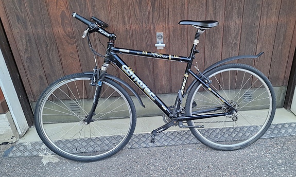 Corratec Cross 27-vaihteinen polkupyörä 28"