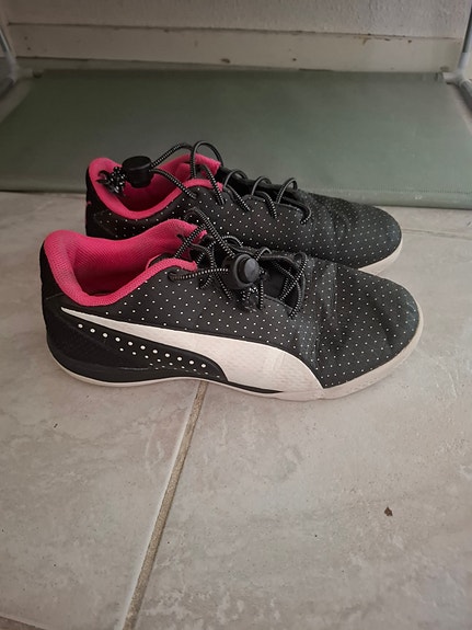 Puma-merkkiset lasten sisäpelikengät koko 34