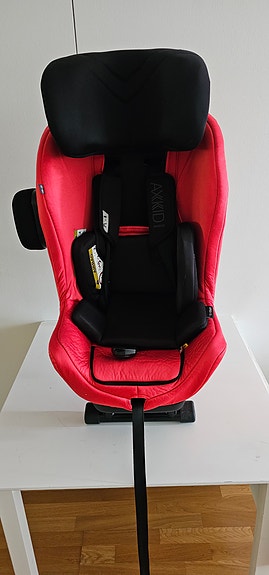 Axkid turvaistuin 18 kg punainen