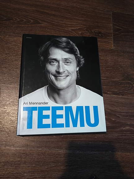 Teemu Selänne -kirja