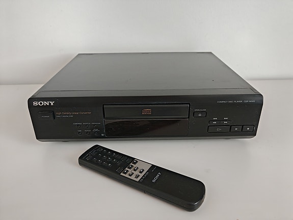 Sony CDP-M305 CD-soitin ja kaukosäädin