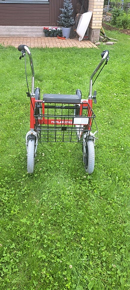 Tuplapotku rollaattori, potkukelkka rullilla