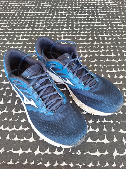Mizuno Wave Prodigy 3 juoksukengät