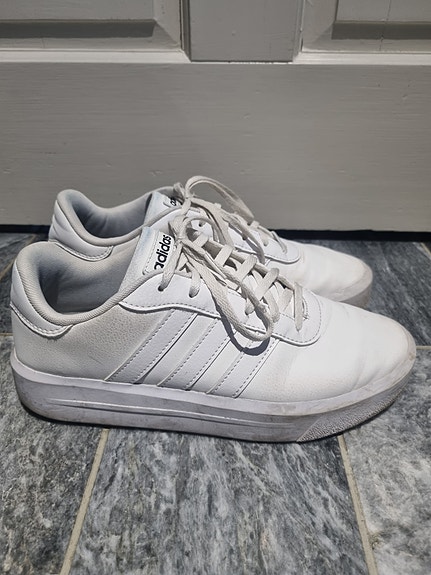 Adidas vapaa ajan kengät koko 40