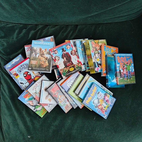 Lasten DVD-elokuvia ja piirrettyjä
