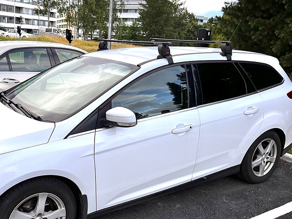 Ford Focus kattotelineet