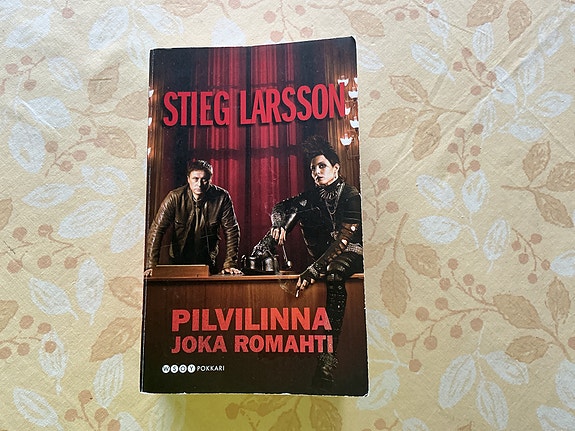 Stieg Larsson, Pilvilinna joka romahti. Trilogian kolmas osa