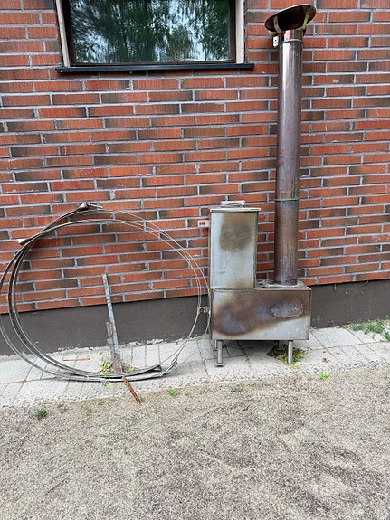 Kylpytynnyrin kamina ja vanteet (rst)