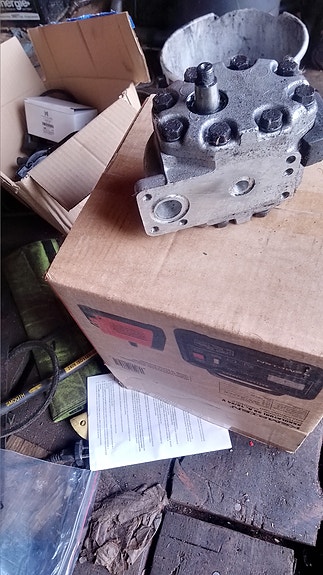 International 475 hydrauliikka pumppu