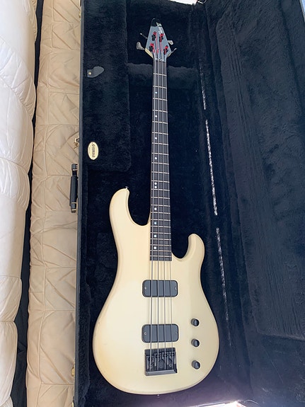 Gibson IV 1987