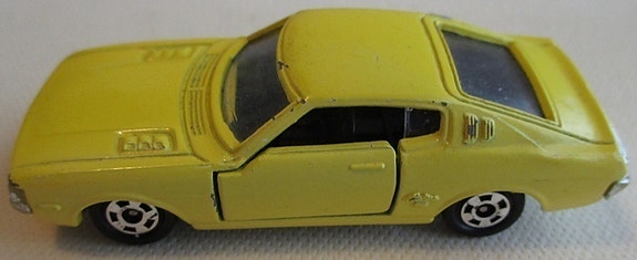 Toyota Celica 2000 GT Liftback RA23 1977 Yellow Tomica 1:60 Made in Japan