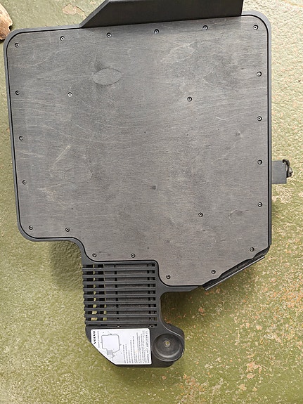 Volvo V70 2004 subwoofer