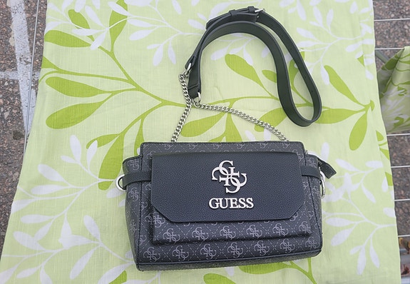 Guess laukku