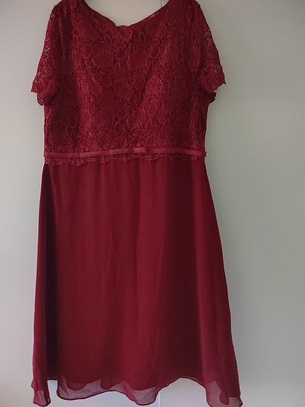 Uusi viininpunainen juhlamekko / In stock / koko xl/xxl