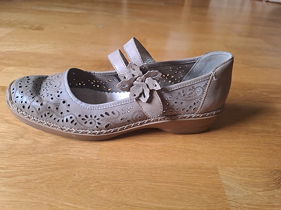 Rieker nahka ballerinat koko 42 beige