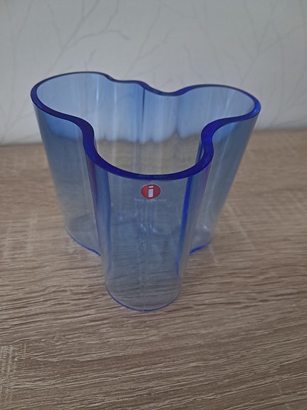 Aalto maljakko keskisininen 95 mm Uusi