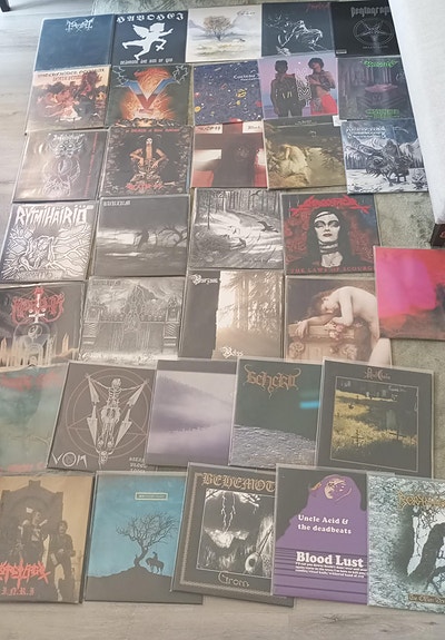 Vinyylilevyjä (black, doom, death metallia ja muuta)