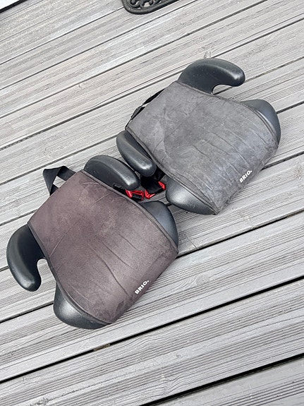 2 kpl Brio auton korokeistuinta