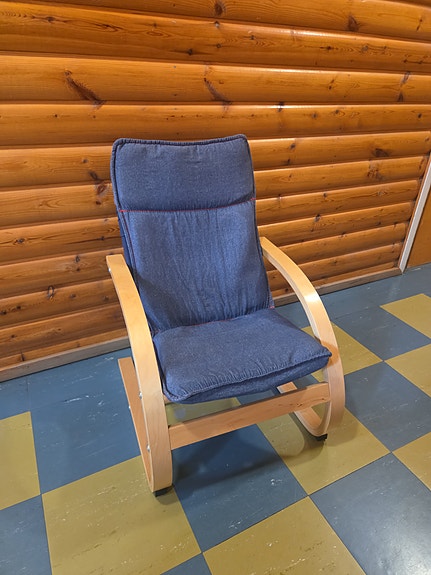 IKEA lasten nojatuoli sininen puurunko