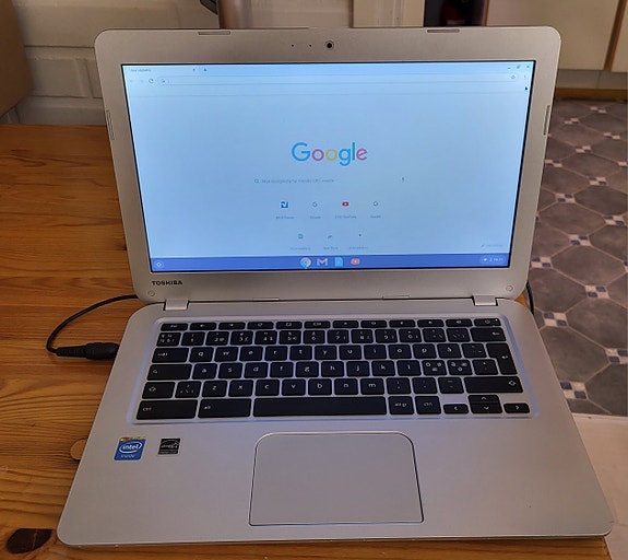 Toshiba Chromebook kannettava tietokone 13" hopea