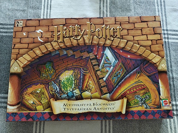 Harry Potter Tylypahkan arvoitus lautapeli