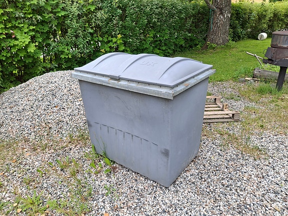 Roska-astia UK-Muovi 600 litraa