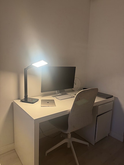 IKEA MALM -työpöytä, valkoinen