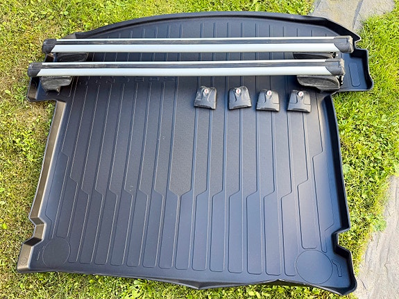 Kia Sorento tavaratilan kaukalo